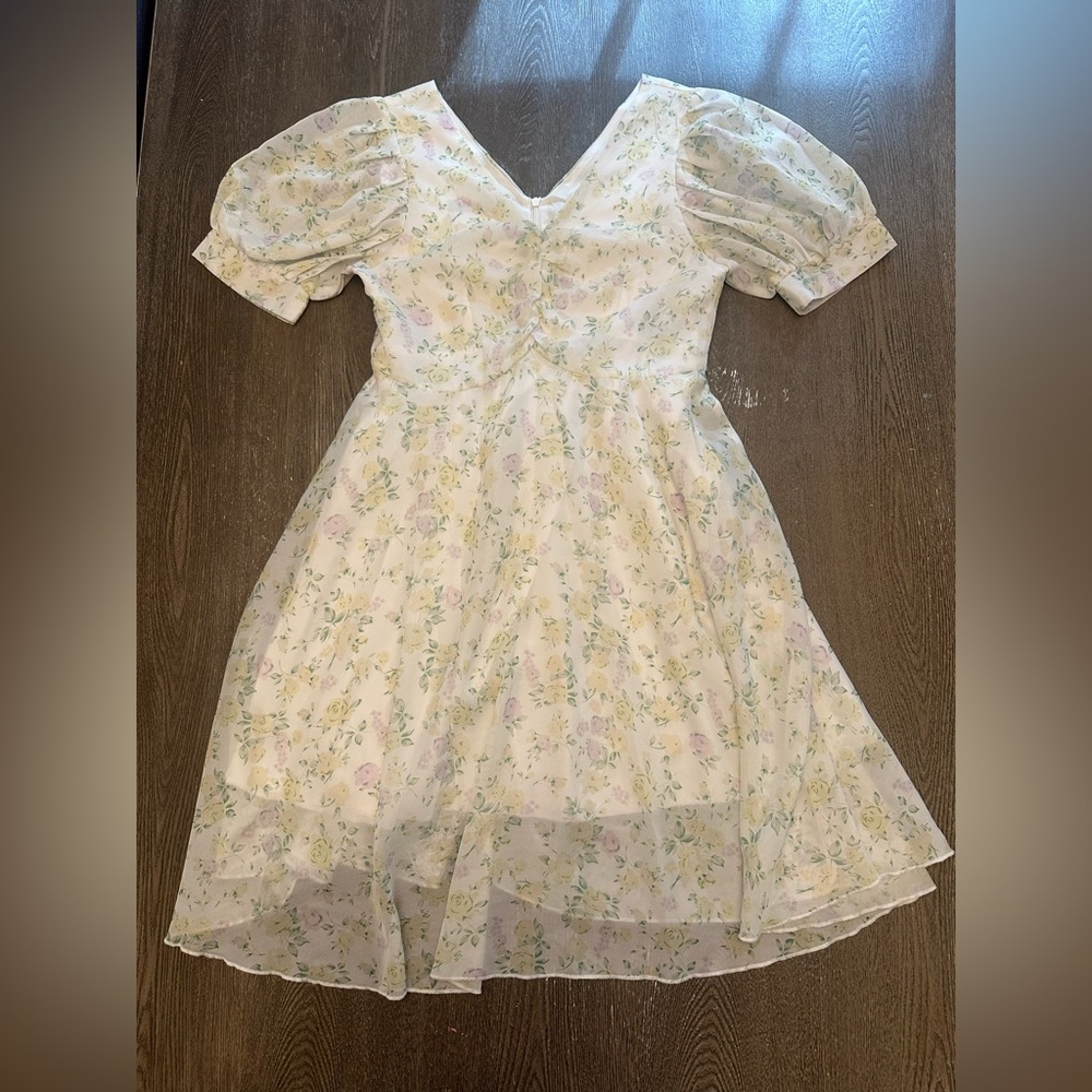 NWOT DAZY CREAM AND GREEN FLORAL DRESS - Size Small SKU:464